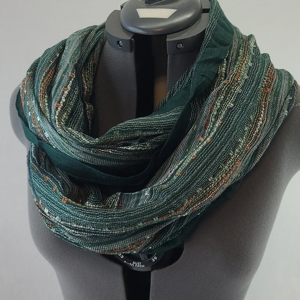Lot of 9 infinity scarves including Halloween ๐ Christmas ๐ and more! - Picture 16 of 16
